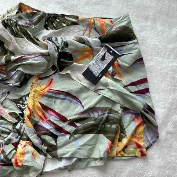 GUESS Juni Printed Tie-Front Shorts L - Picture 7 of 12